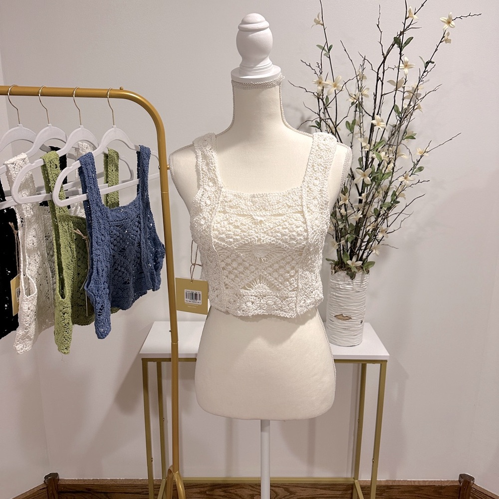 NWT crop crochet tank